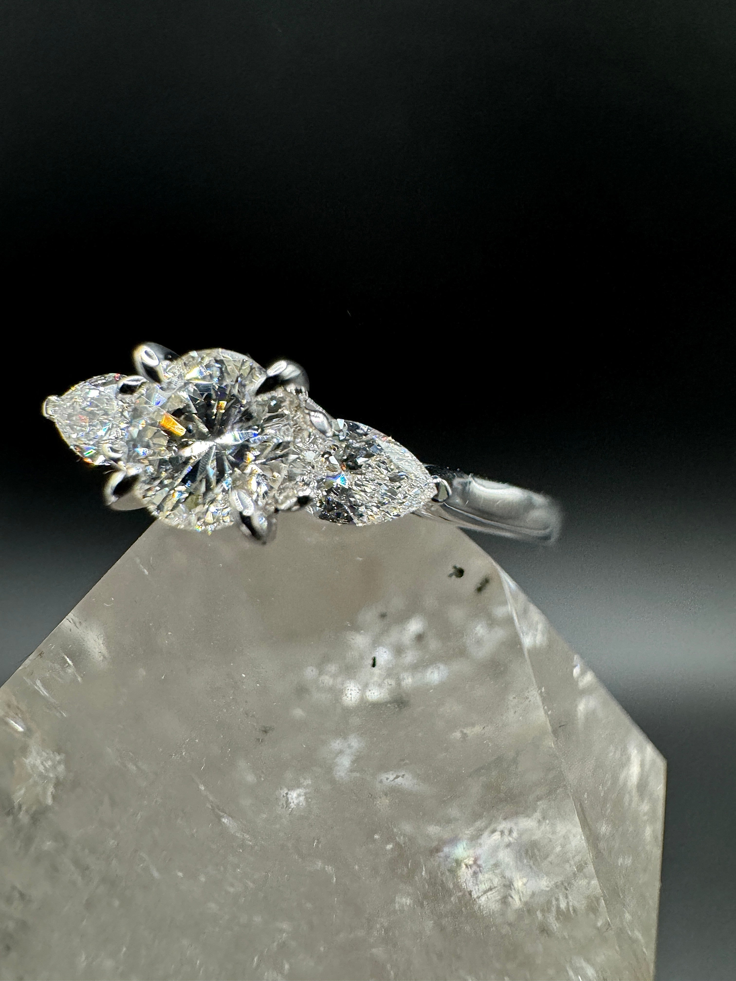 Hochwertiger Verlobungs-/Solitärring in 18 Karat Weißgold mit feinen Brillanten