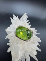 Edler Designerring in 14 Karat Gelbgold mit Peridot & Brillanten