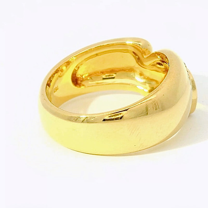 Handgefertigter Ring in 18 Karat Gelbgold mit gelbem Saphir und Brillanten