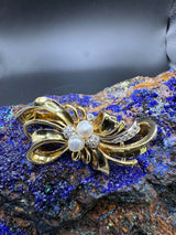 Vintage-Brosche in 14 Karat Gelbgold mit Diamanten und Perlen