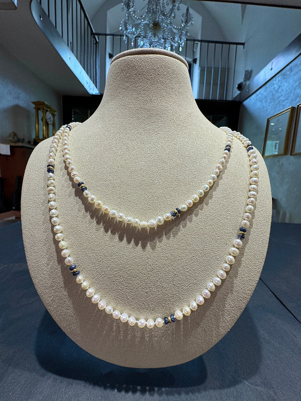 Ausgefallene Perlenkette mit blauen Saphiren und Goldelementen