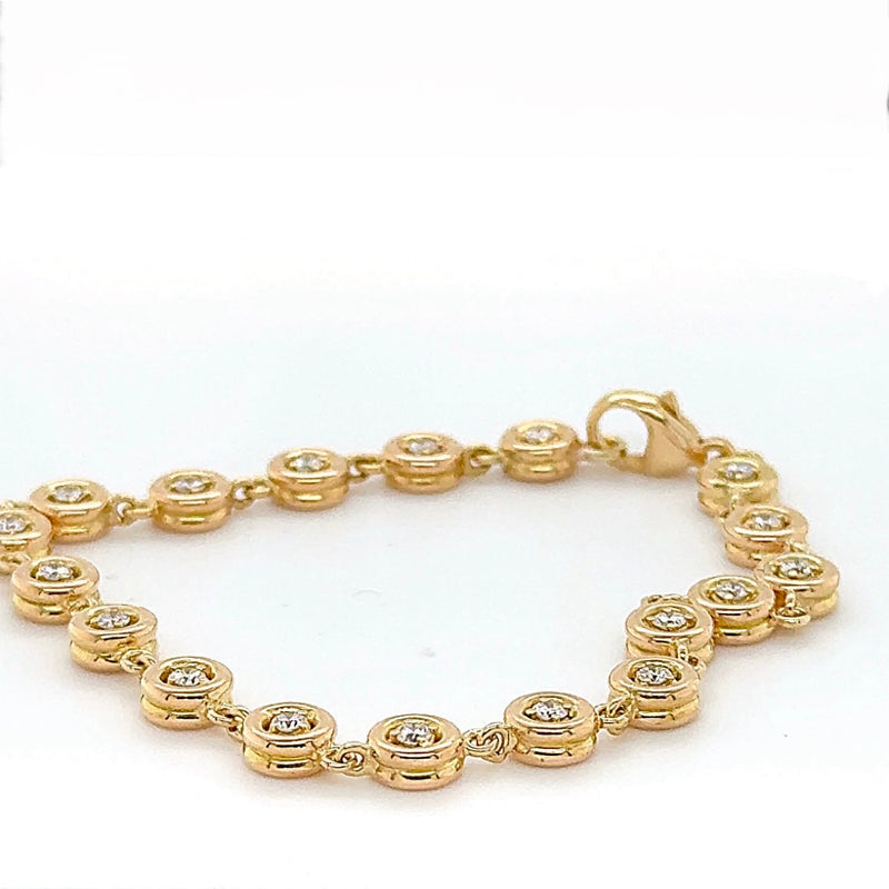 Stilvolles Armband in 18 Karat Gelbgold mit lebhaften Brillanten