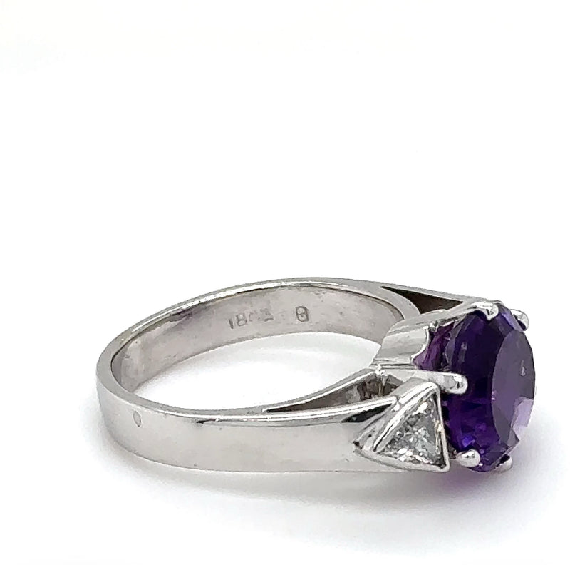 Edler Amethyst Ring in 18 Karat Weißgold mit feinen Trillanten - Handarbeit