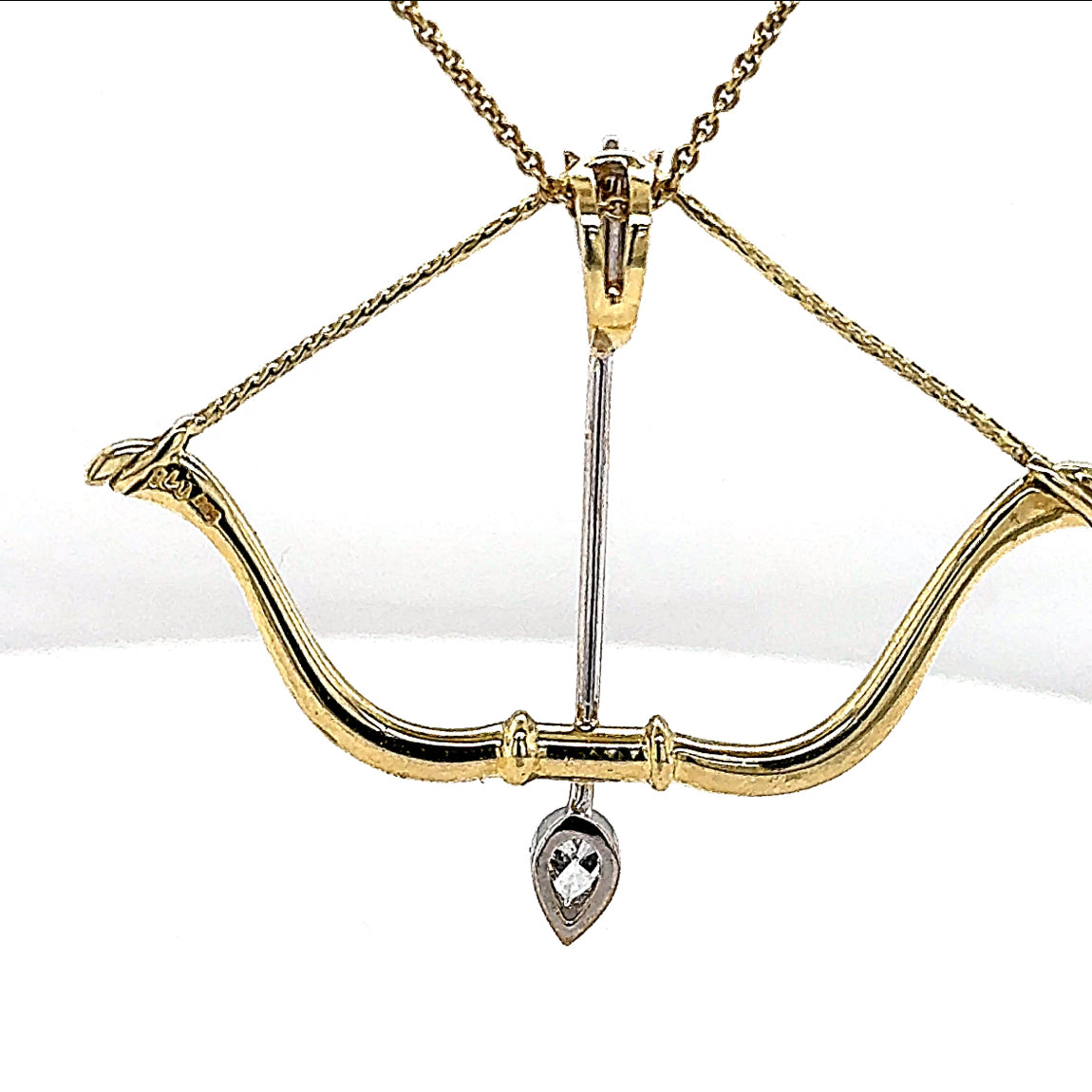 Amore Pfeil und Bogen in 14 Karat Gelbgold mit hochfeinen Brillant-Tropfen