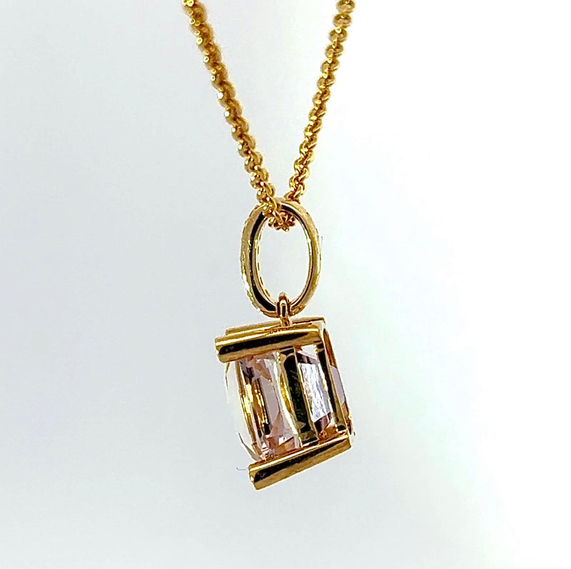 Steinbetonter Anhänger in 14 Karat Gelbgold mit rosa Kunzit & Brillanten