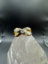Verspielter Gelbgold-Ring in 14 Karat Gelbgold mit Brillanten & Princess-Cut Diamanten