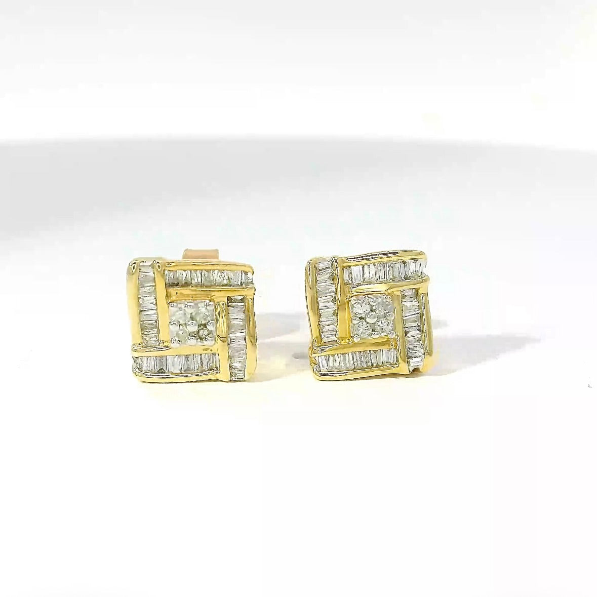 Elegante Ohrringe in 14 Karat (585) Gelbgold mit Diamanten