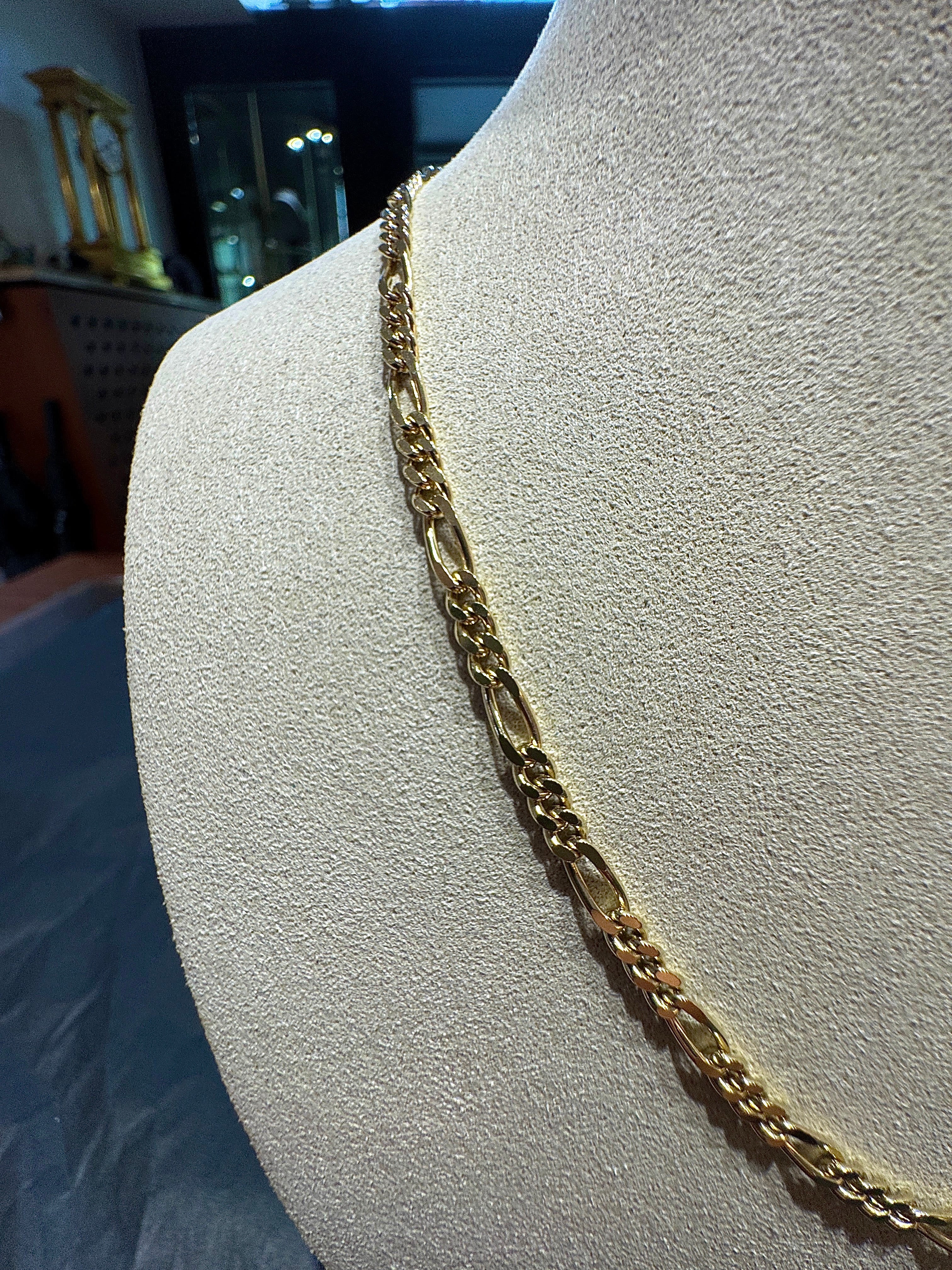 Luminous Figaro Panzer Chain in 18 Carat Yellow Gold with Carabiner Clasp