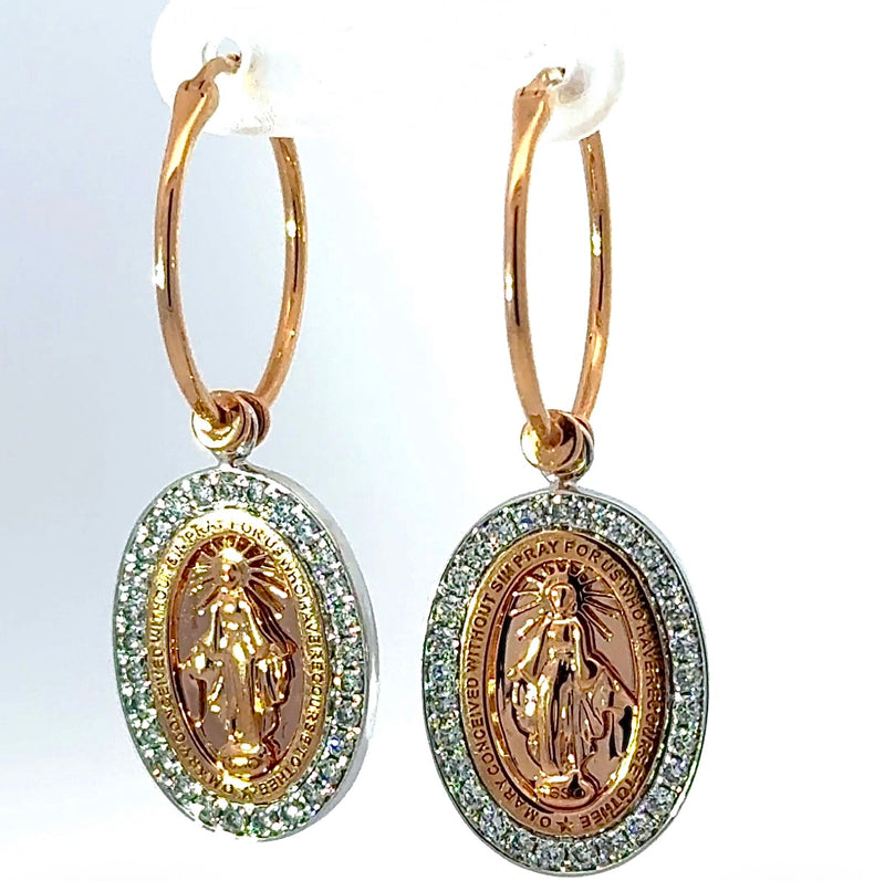 Moderne Madonna Ohrringe in 14 Karat Gold mit feinen Brillanten
