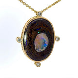 Besonderer Opal Anhänger in 14 Karat Gelbgold mit feinen Brillanten