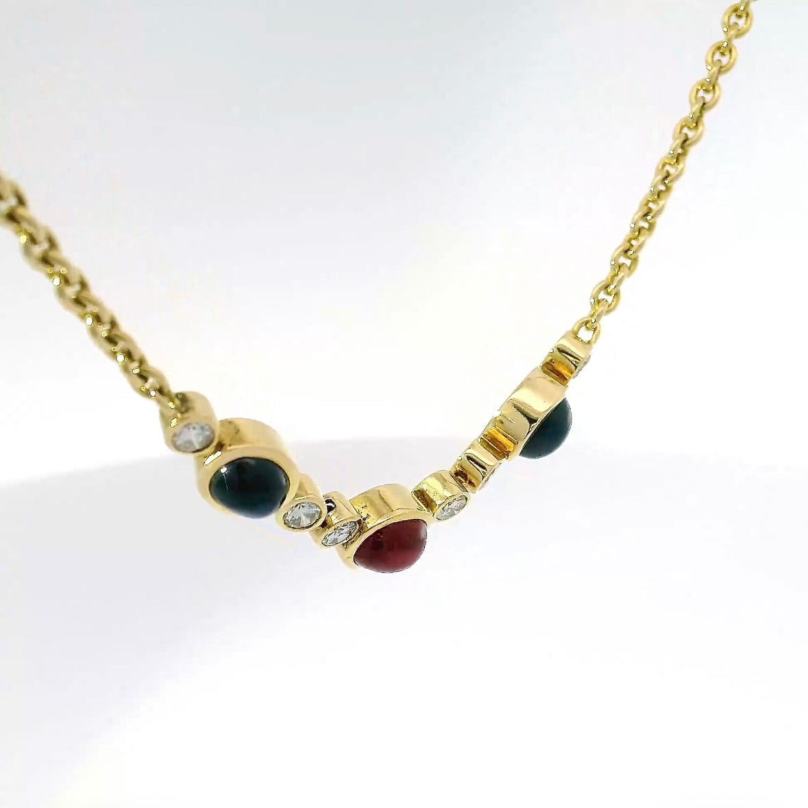 Edles Collier in 18 Karat Gelbgold mit Rubin, Saphiren & Brillanten