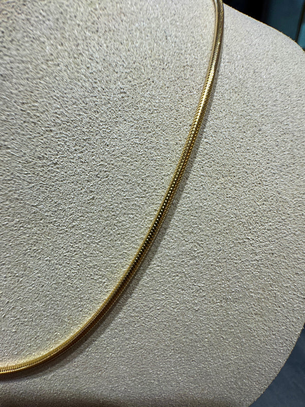 Elegante Schlangenkette in 9 Karat Gelbgold mit Federring