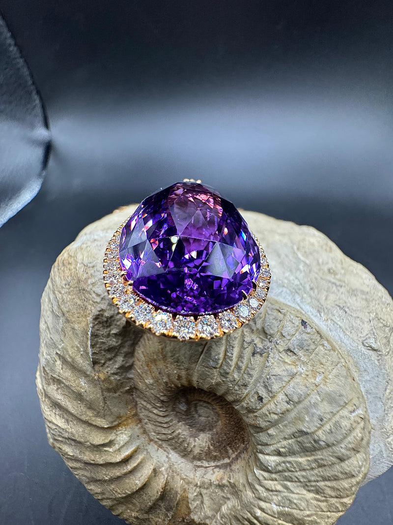 Exquisites Crivelli-Schmuckstück aus 18 Karat Roségold mit Amethyst