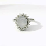 Zeitloser Entourage Ring in 18 Karat Weißgold mit seltenem Saphir & Diamanten