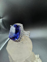 Einmaliger Ring & Anhänger in 18 Karat Weißgold mit riesigem AAAA Tansanit & Brillanten