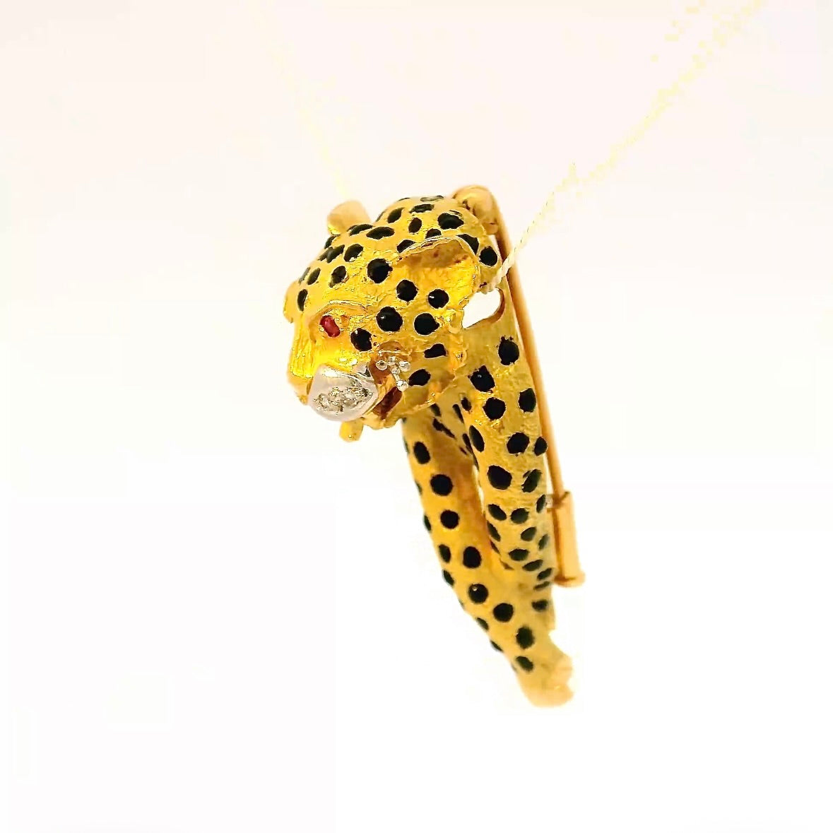Verspielter Panther-/Leopard-Anhänger in 18 Karat Gold mit Brillanten & Rubinen