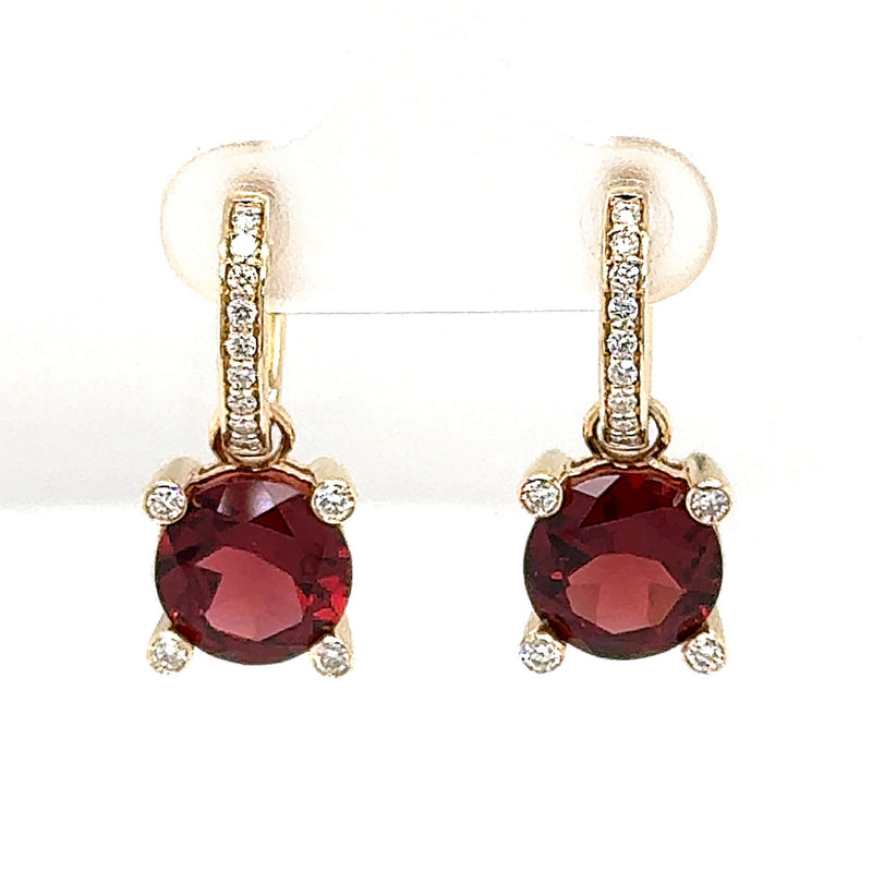 High-quality earrings in 14 carat yellow gold with garnet and diamonds