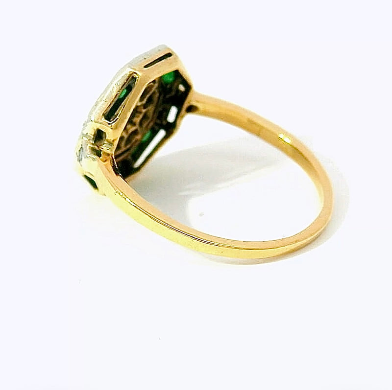 Art-Deco-Ring in 18 Karat Gelb- & Weißgold mit Smaragden & Brillanten