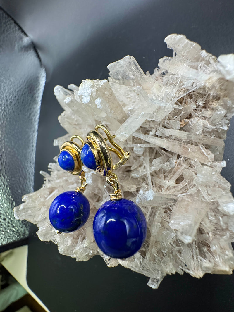 Elegante Ohrringe in 14 Karat Gelbgold mit hochfeinem Lapis Lazuli