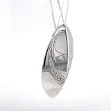 Elegant 18 carat white gold pendant with brilliant-cut diamonds