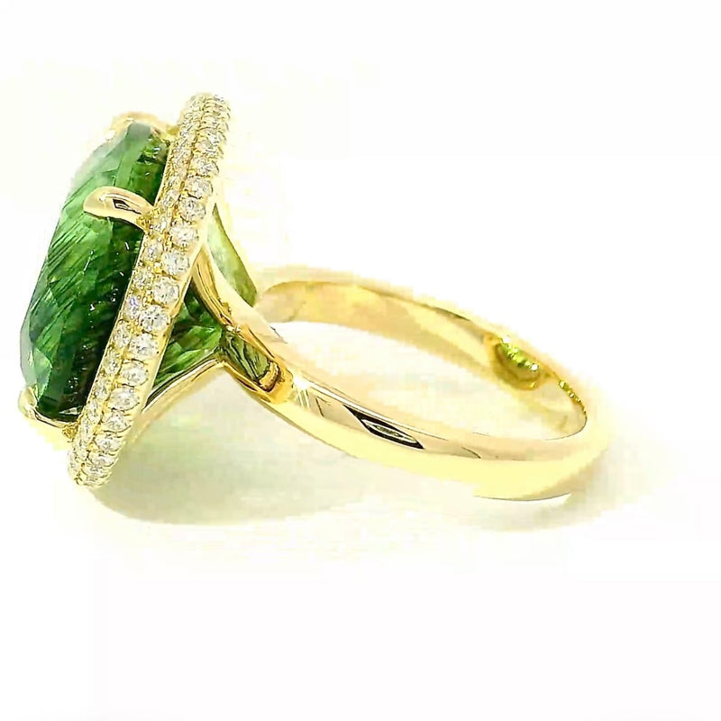 Einmaliger Ring in 14 Karat Gelbgold mit riesigem Peridot & Brillanten