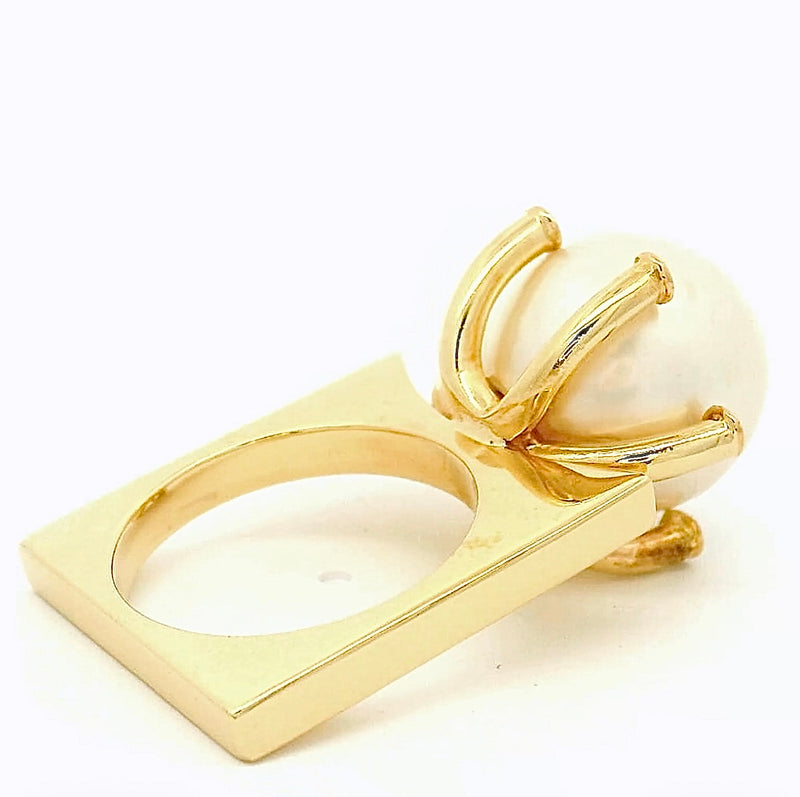 Ausgefallener Südseeperlen-Ring in 14 Karat Gelbgold mit Brillanten