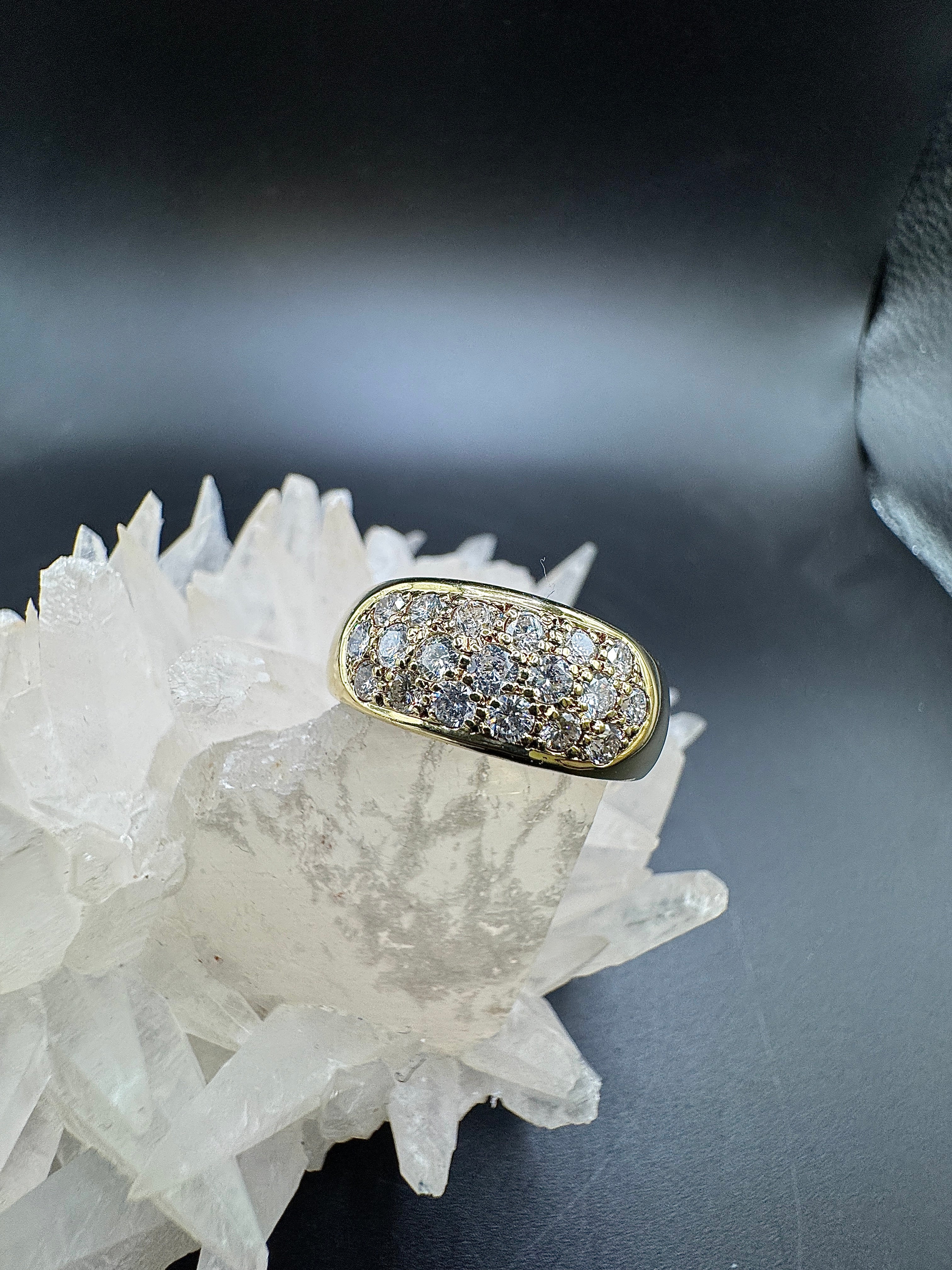 Wirkungsvoller Bandring in 14 Karat Gelbgold mit 1,00 Karat Brillanten