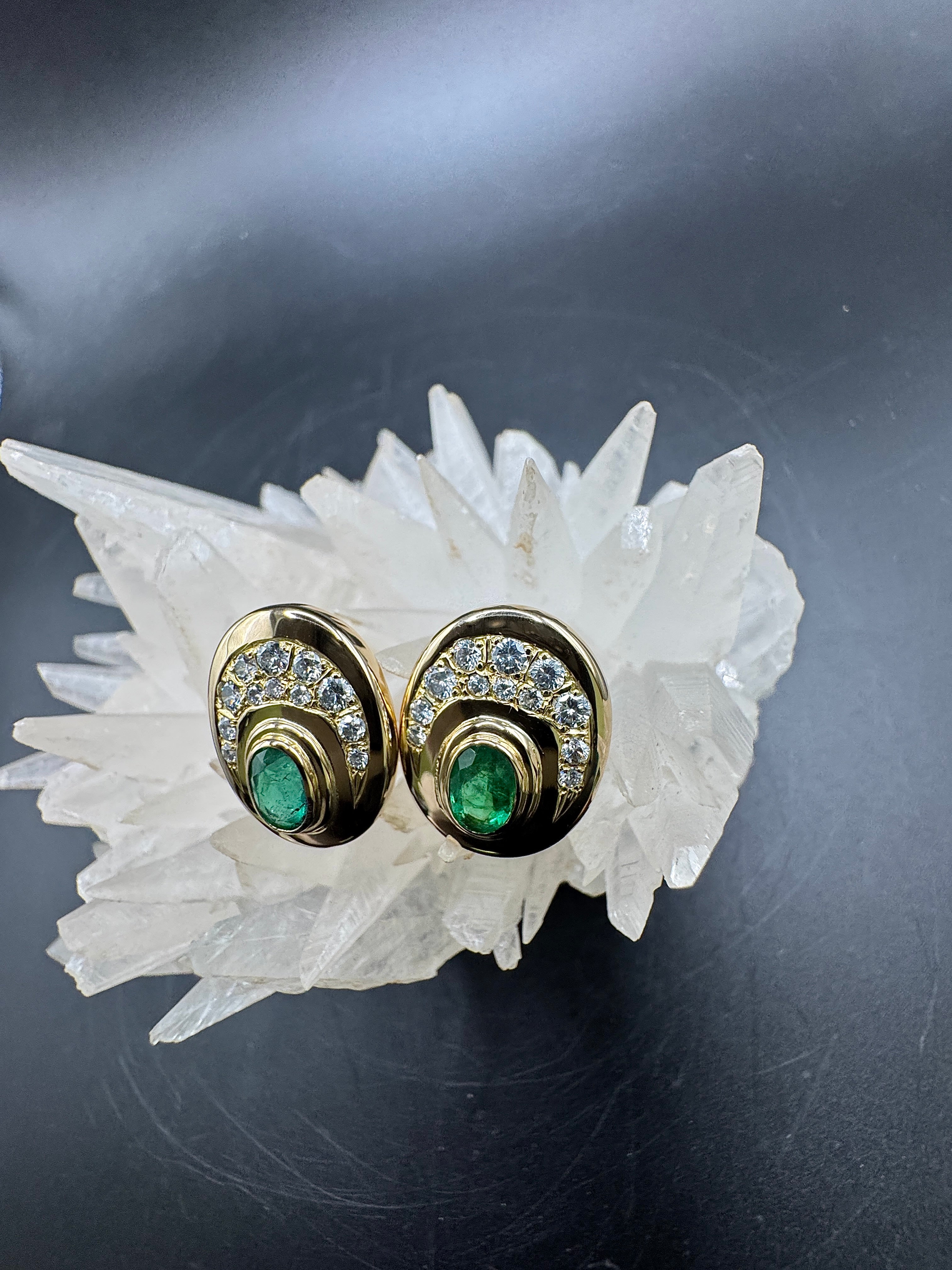 Handcrafted stud earrings in 18k yellow gold with fine emeralds & brilliant-cut diamonds
