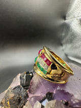 Dominanter Ring in 18 Karat Gelbgold mit Rubinen, Smaragden & Brillanten