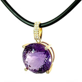 Moderner Anhänger in 14 Karat Gelbgold mit feinen Amethyst & Brillanten
