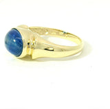 Zeitloser Ring in 9 Karat Gelbgold mit Saphir-Cabochon