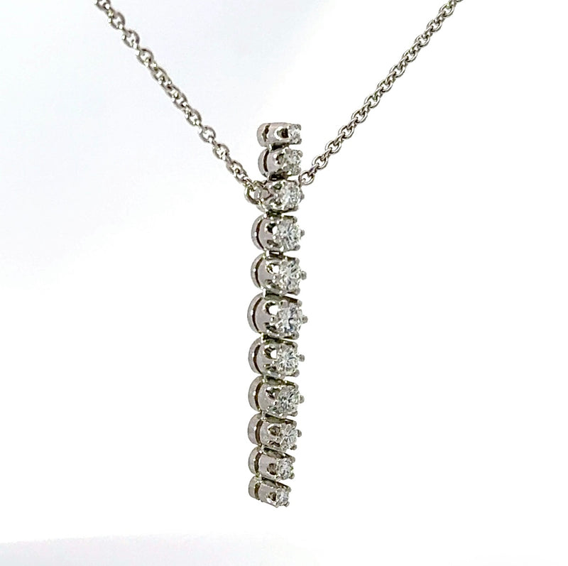 Zeitloses Collier in 14 Karat Weißgold mit feinen Brillanten