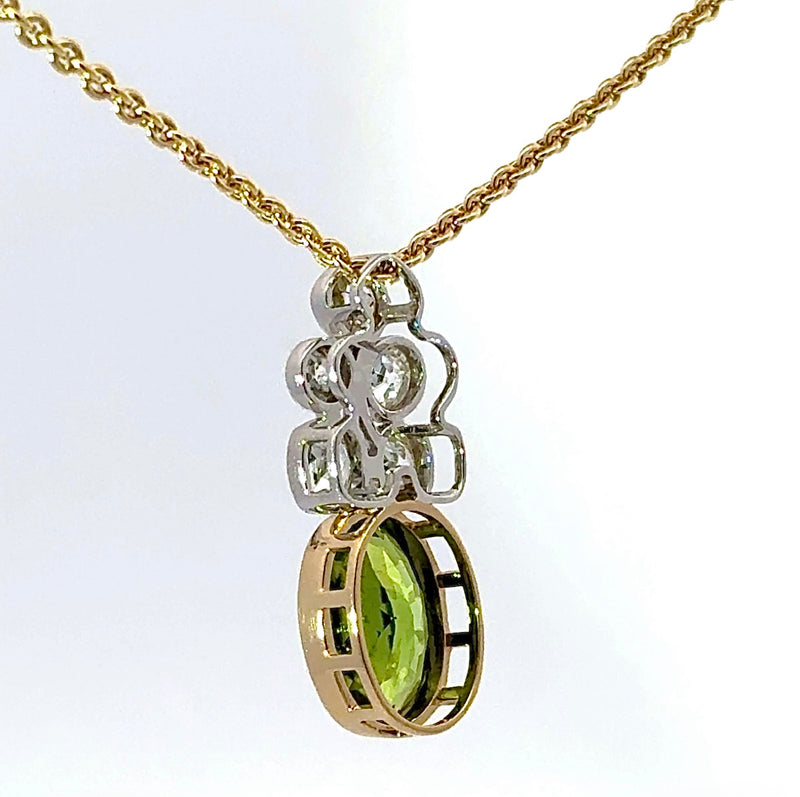 Moderner Peridot Anhänger in 14 Karat Bicolor Gold mit großen Diamanten