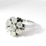 Zeitloser Cocktail Ring in 14 Karat Weißgold mit feinen Brillanten