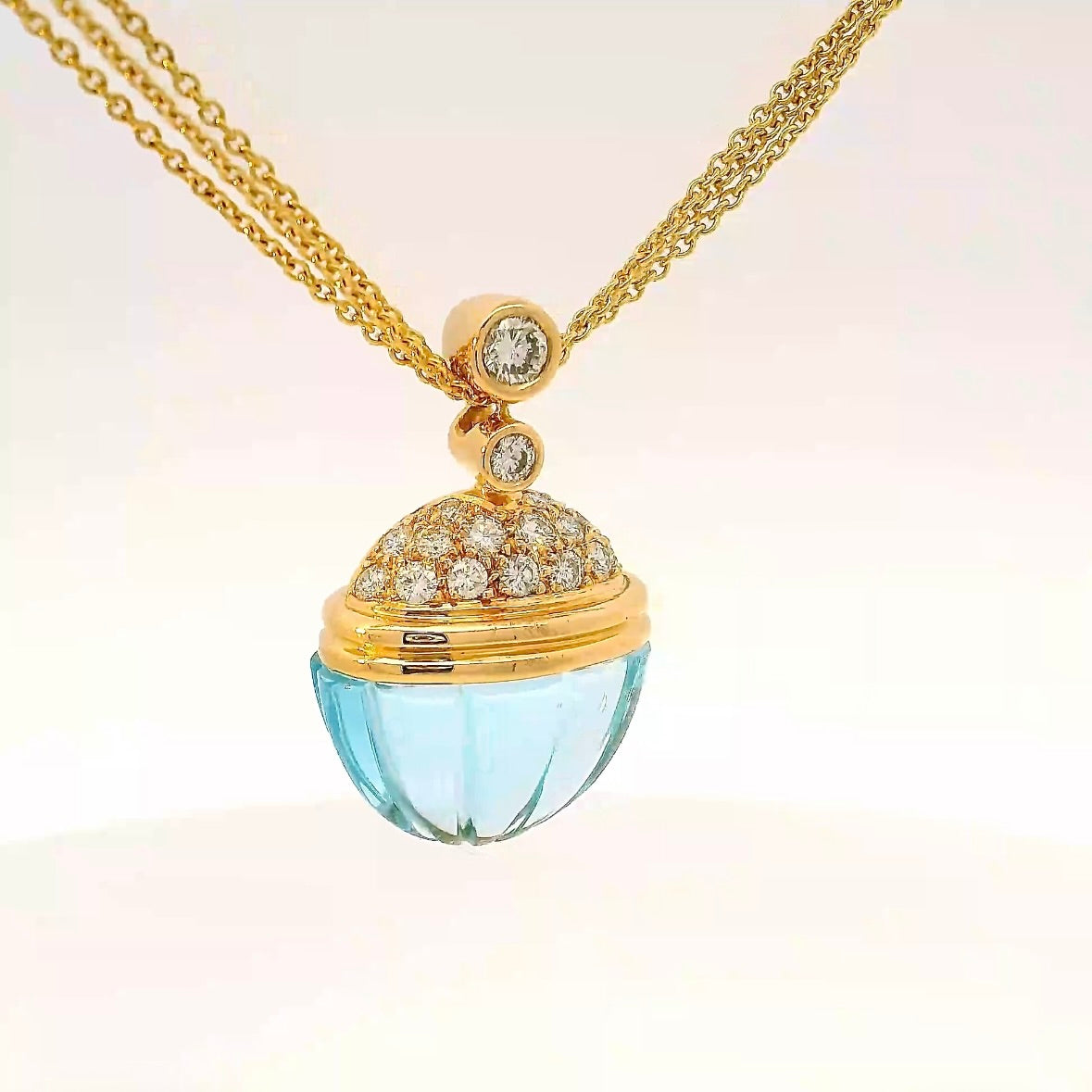 Eleganter Anhänger in 18 Karat Gelbgold mit Topas & Brillanten von Lüth Bijoux