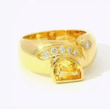 Handgefertigter Ring in 18 Karat Gelbgold mit gelbem Saphir und Brillanten