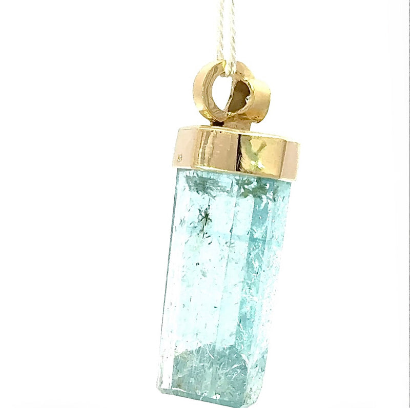 Ausgefallener Aquamarin-Anhänger in 14 Karat Gelbgold mit Brillant