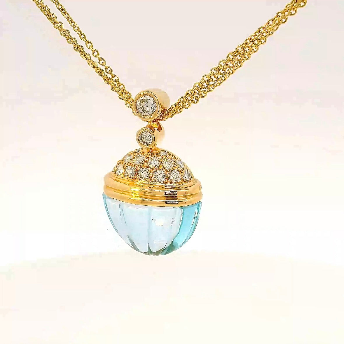 Eleganter Anhänger in 18 Karat Gelbgold mit Topas & Brillanten von Lüth Bijoux