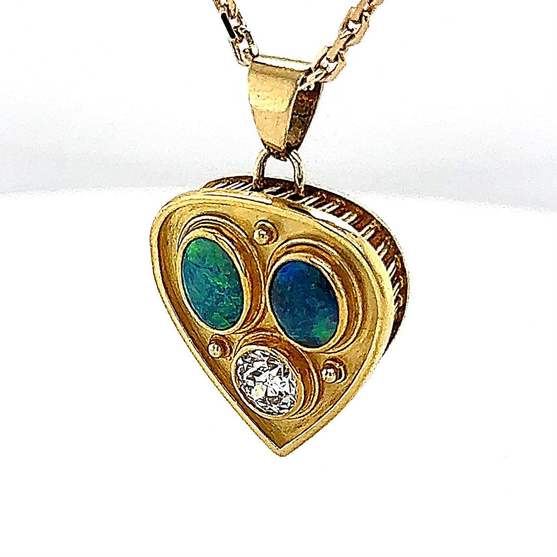Einmaliger Anhänger in 18 Karat Gelbgold - pure Handarbeit mit Diamant und Opalen + Kette