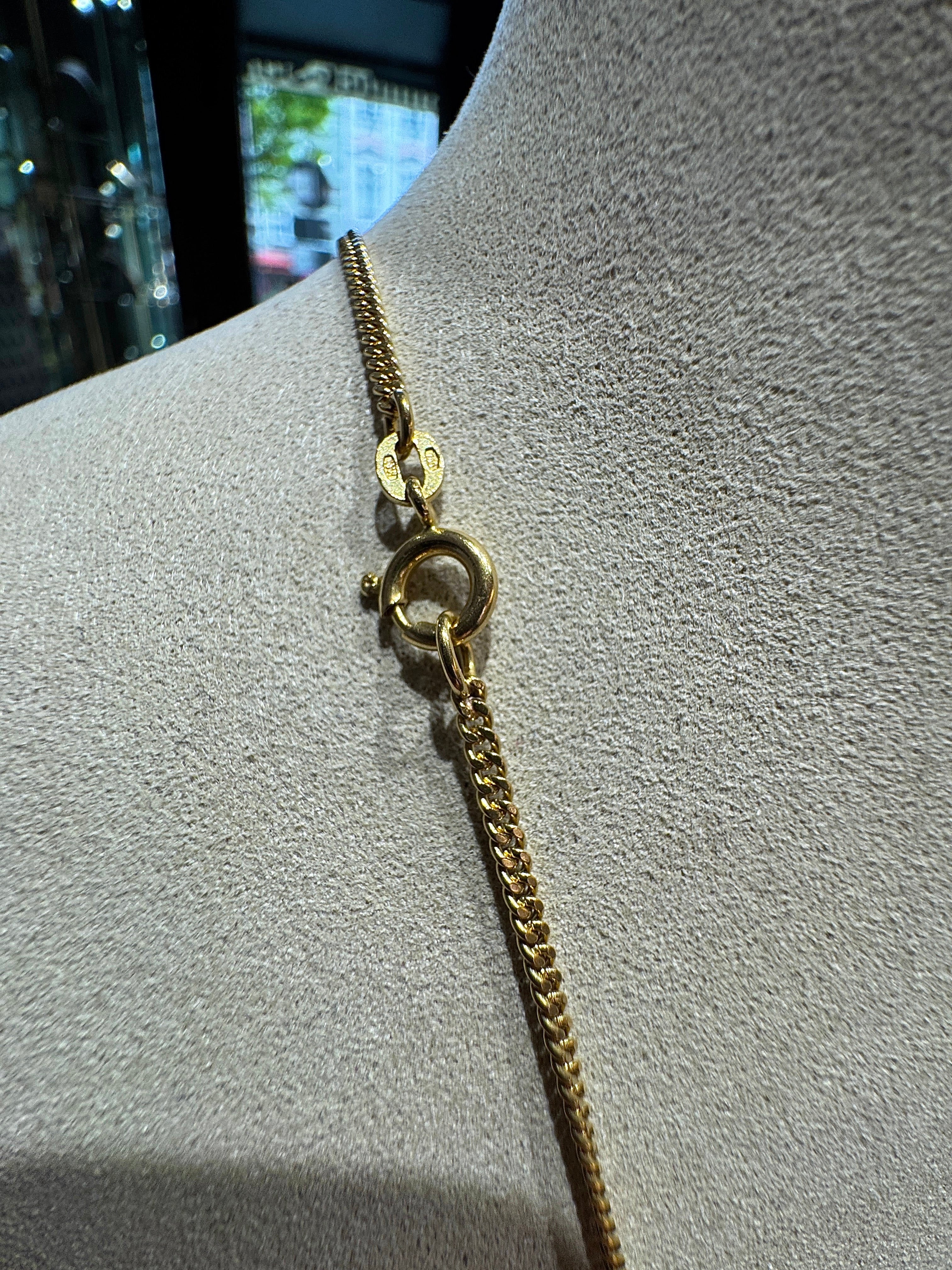 Timeless Curb Chain in 18 Karat Yellow Gold with Spring Ring