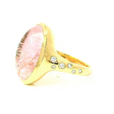 Moderner Ring in 18 Karat Gelbgold mit großem Morganit & Brillanten