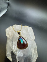 Eleganter Anhänger in 14 Karat Gelbgold mit australischem Boulderopal