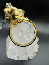 Handgefertigter Ring in 18 Karat Gelbgold mit besonderer Perle & Brillant