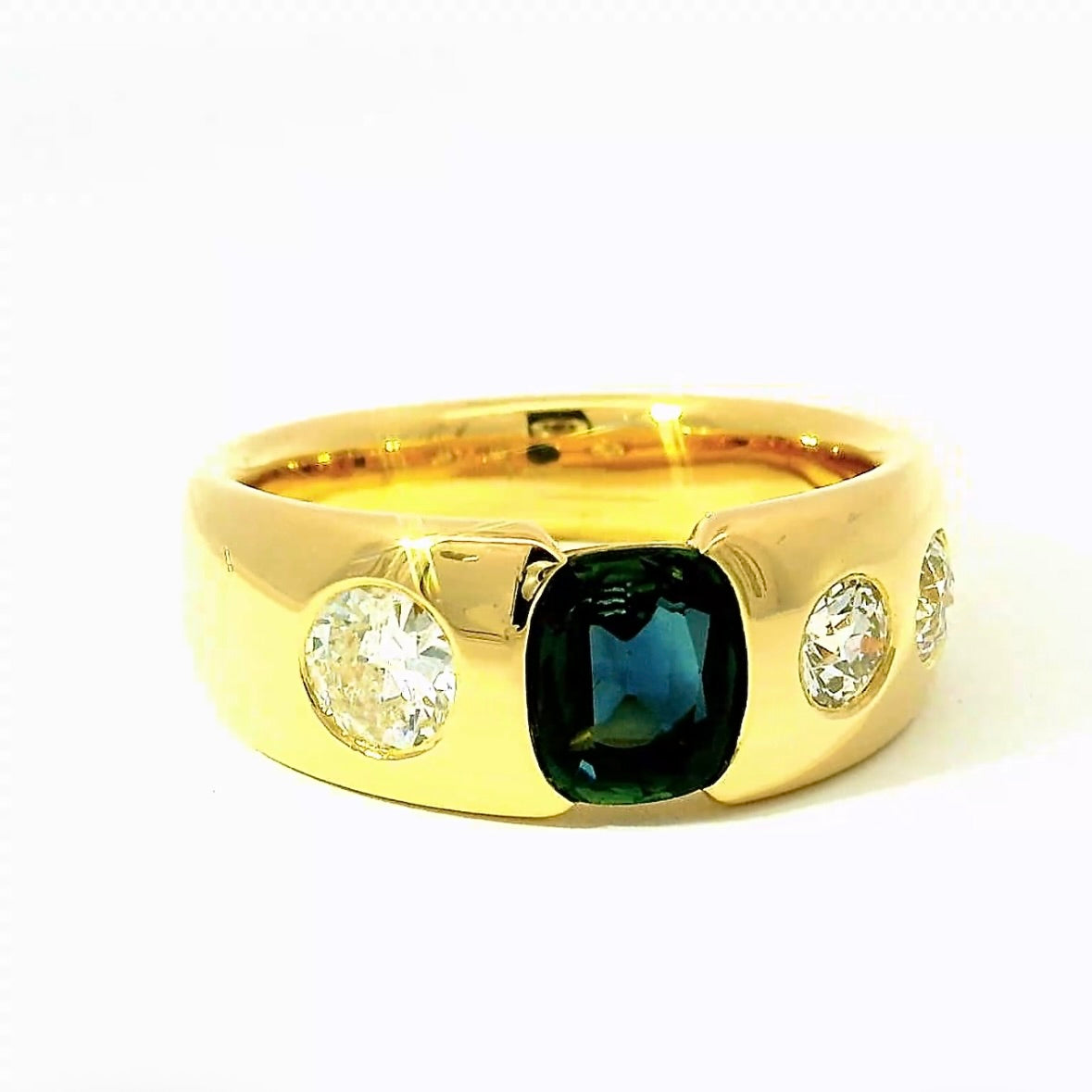 Hochwertiger Jaufmann Ring in 18 Karat Gelbgold mit Saphir & riesigen Diamanten