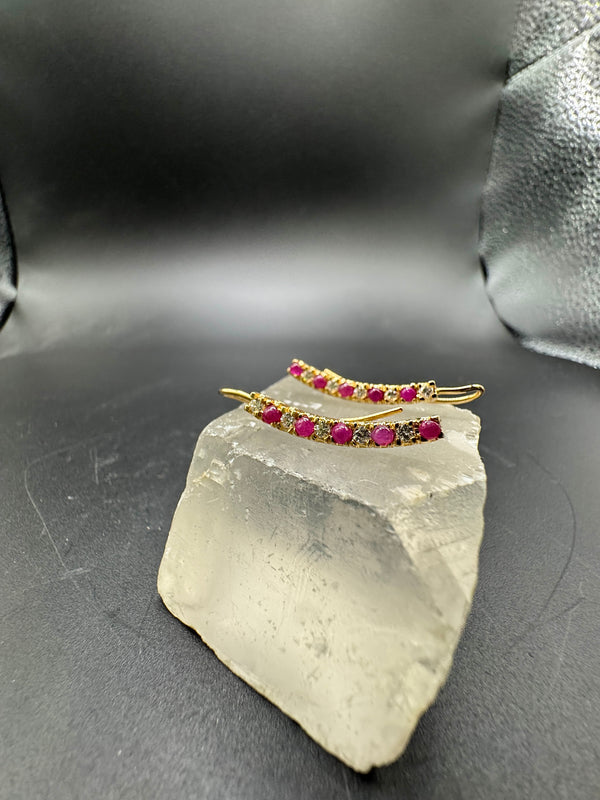 Elegante Hängeohrringe in 18 Karat Gelbgold mit Brillanten & Rubinen