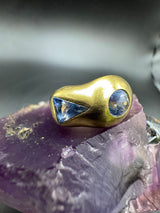 Handgefertigter 18 Karat Gelbgold Ring mit außergewöhnlichen Bicolor-Saphiren