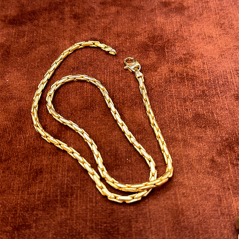 Tijdloze en stijlvolle 18k gouden ketting met karabijnhaak 