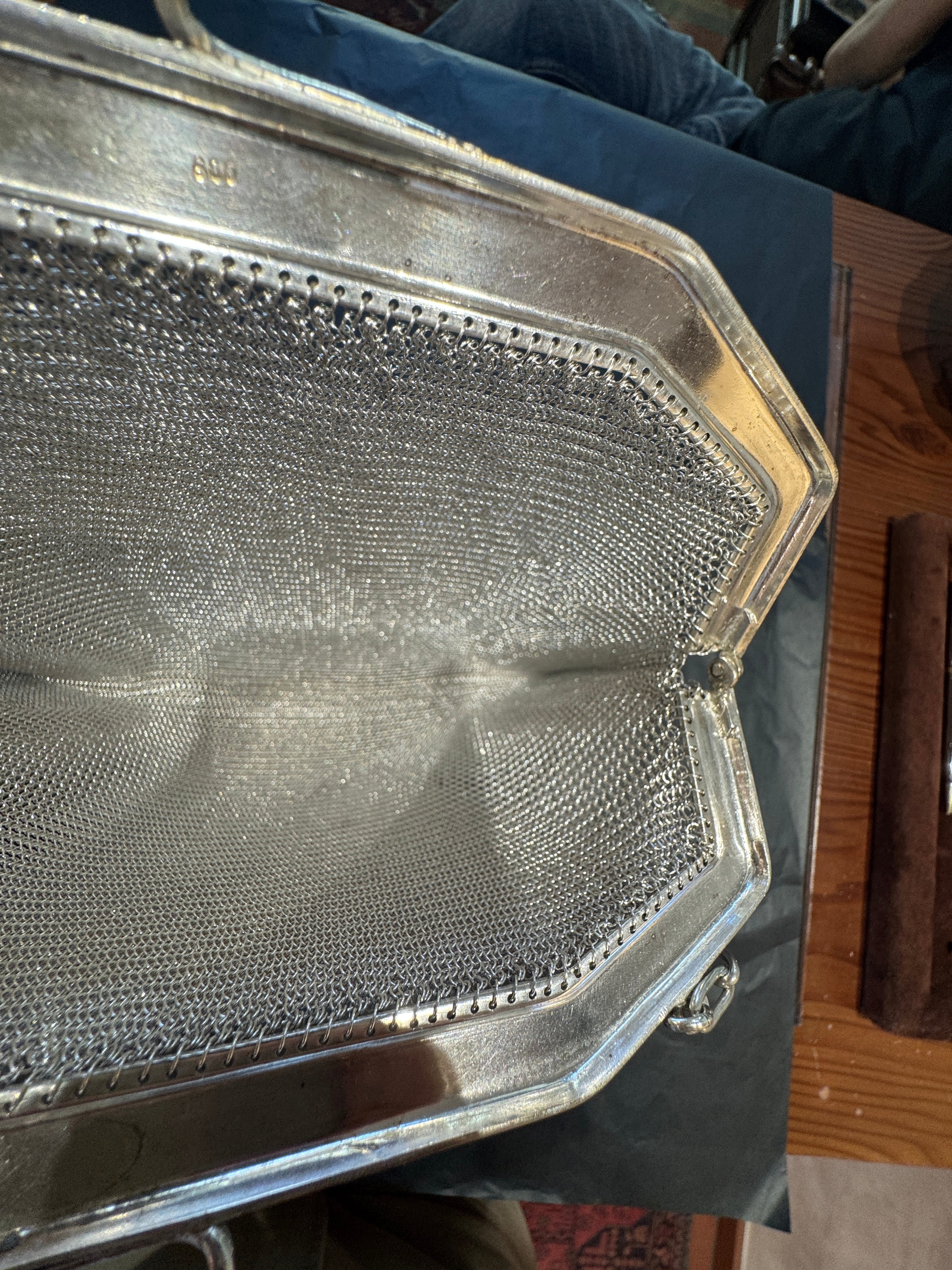 Einmalige Silbertasche aus 800er Silber mit blauen Schmucksteinen
