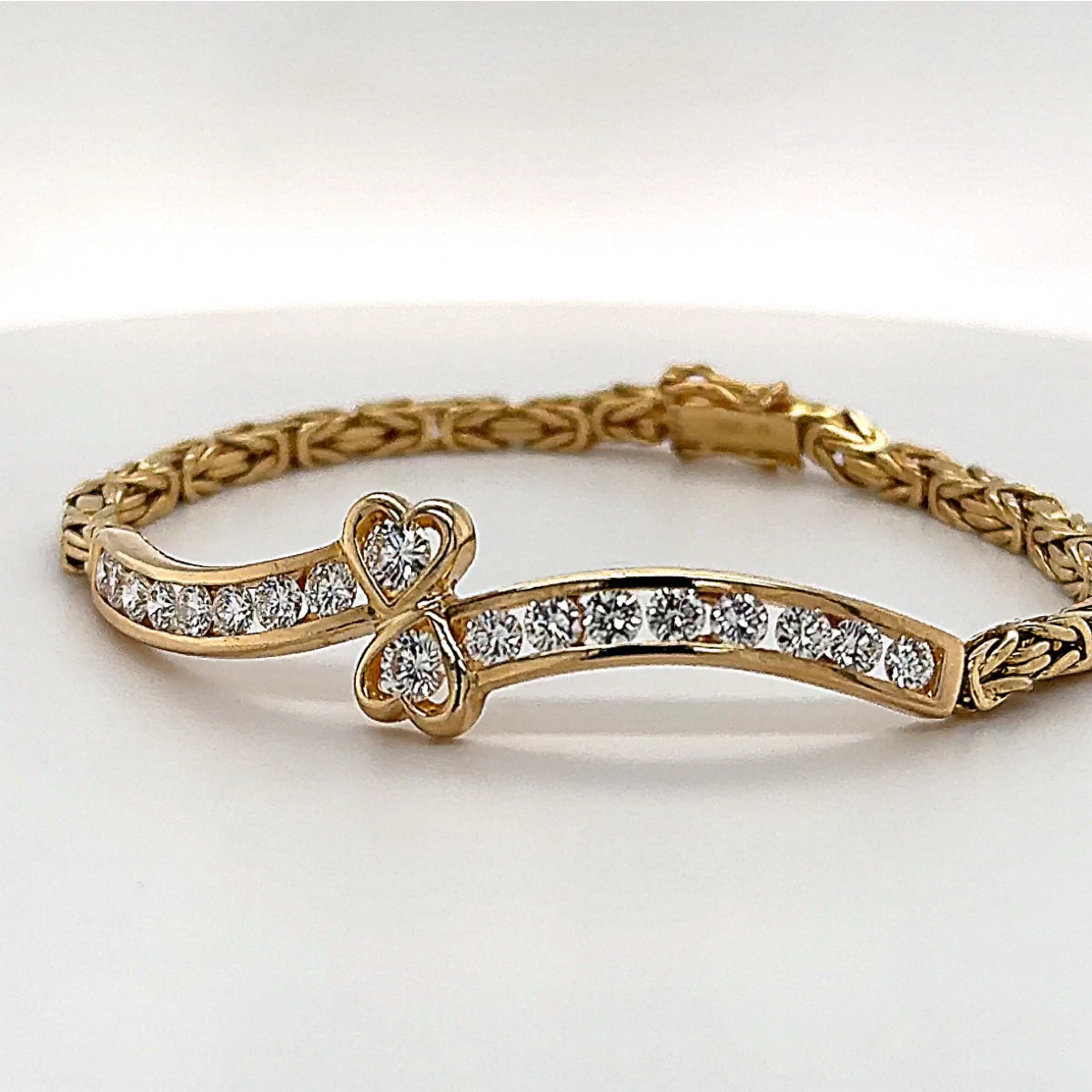 Hochwertiges Armband in 18 Karat Gelbgold mit herausragenden Brillanten
