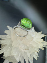 Moderner Ring in 14 Karat Weißgold mit Peridot & Brillanten